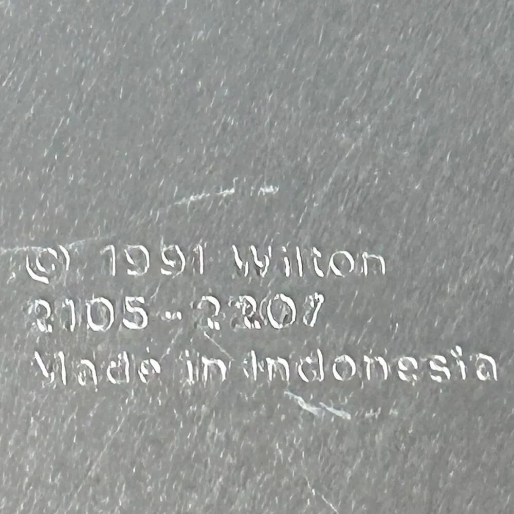 Wilton Performance Pans 10 Inch Round Cake Pan 2